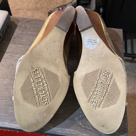 Seychelles Beautiful Gold Wedges - Picture 4 of 4